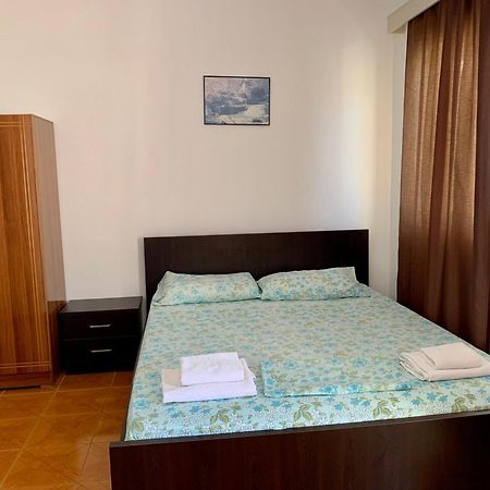Vaso Apts Sarandë エクステリア 写真