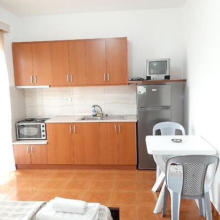 Vaso Apts Sarandë エクステリア 写真