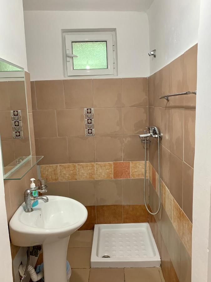 Vaso Apts Sarandë エクステリア 写真
