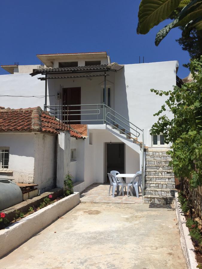 Vaso Apts Sarandë エクステリア 写真