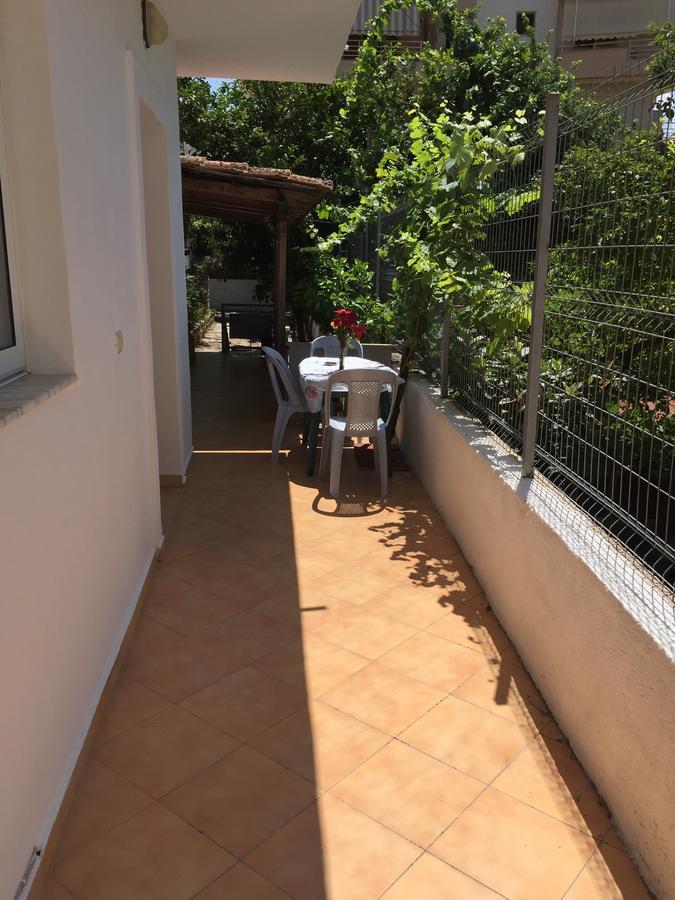 Vaso Apts Sarandë エクステリア 写真