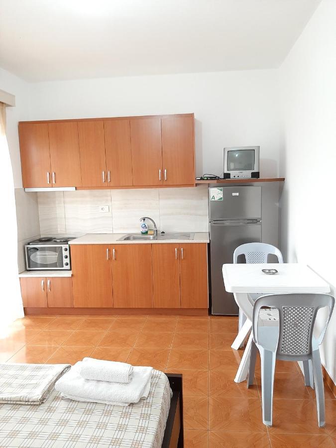 Vaso Apts Sarandë エクステリア 写真
